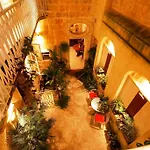 Palazzo 4*