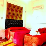 Palazzo 4*
