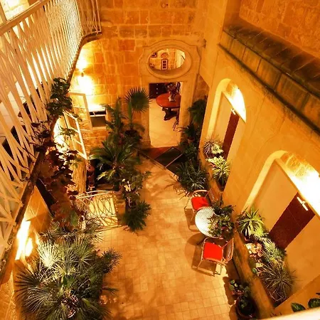 Palazzo 4*